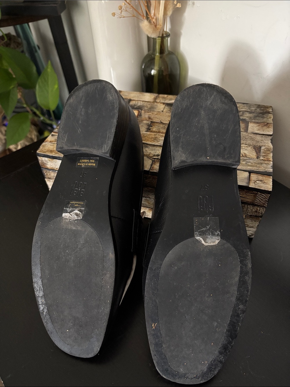 Bibi Lou (37) Black & White Classic Leather Loafers Soft EUC Office Casual - Picture 12 of 16